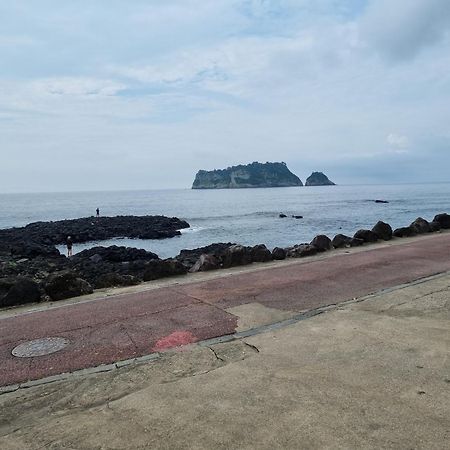 Jeju Amoje Villa ซอกวีโพ ภายนอก รูปภาพ