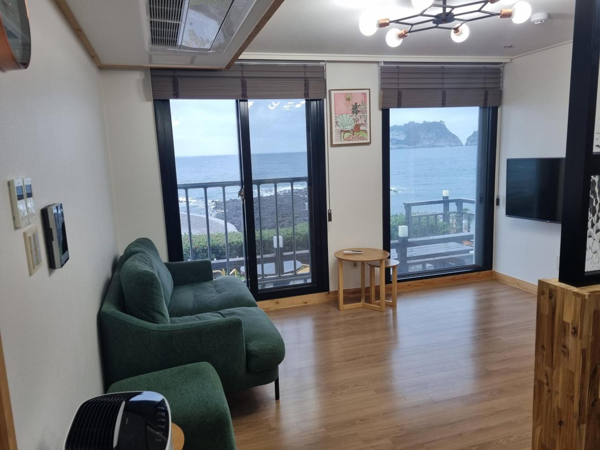 Jeju Amoje Villa ซอกวีโพ ภายนอก รูปภาพ