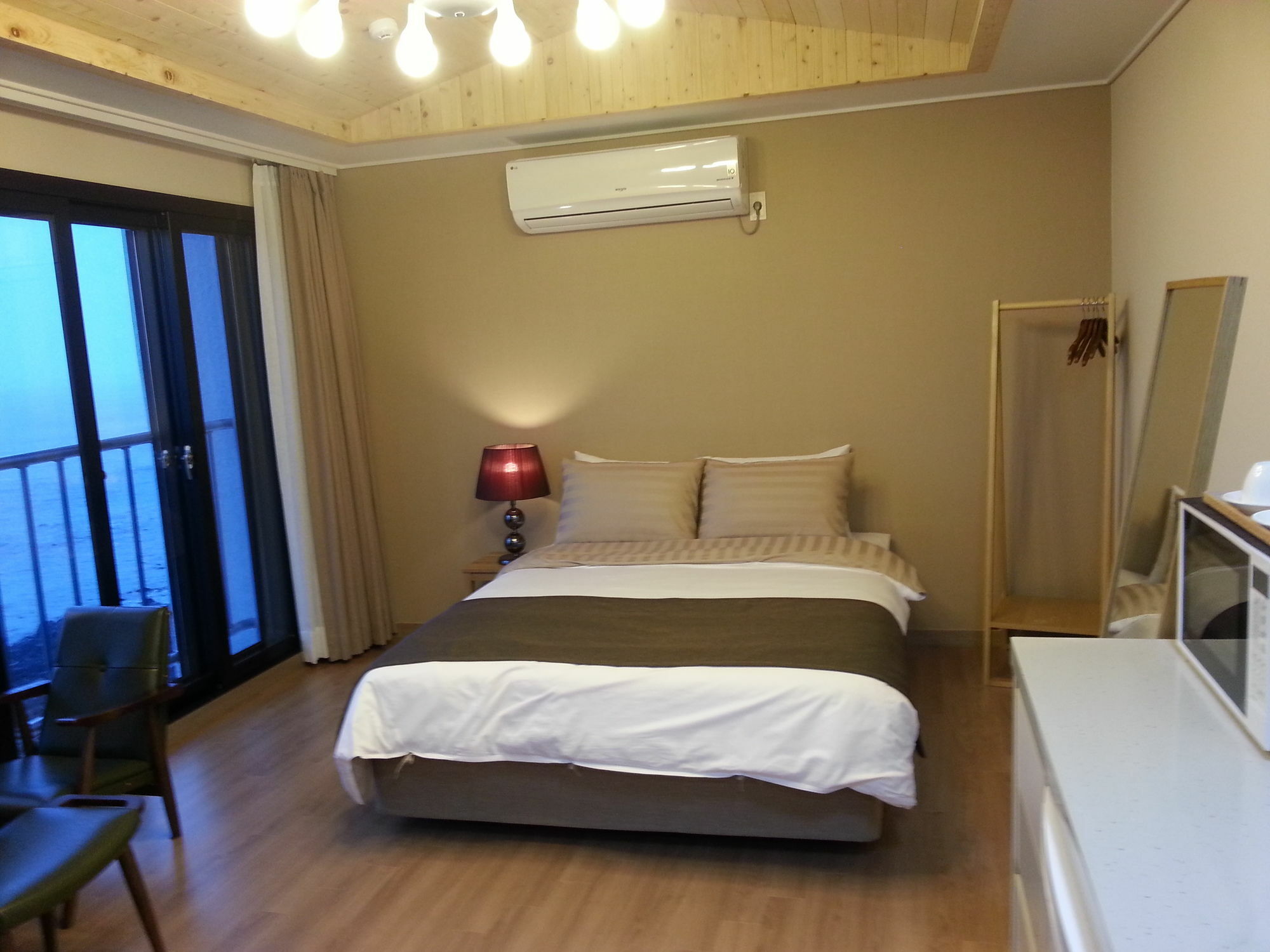 Jeju Amoje Villa ซอกวีโพ ภายนอก รูปภาพ